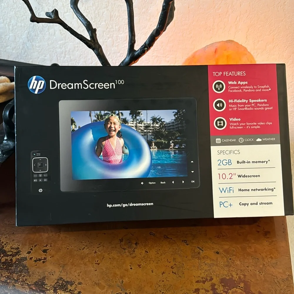 HP DreamScreen 100 10.2-Inch Wireless Connected Screen - Never Used